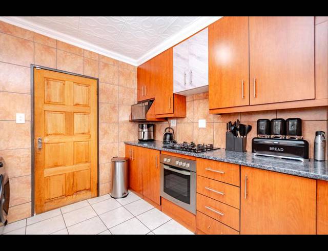 3 BEDROOM HOUSE FOR SALE IN ROODEKOP